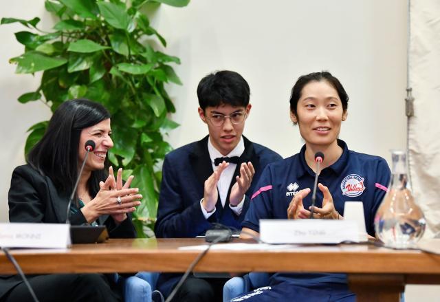 V站体育资讯-斯坎迪奇打造豪华阵容 朱婷技术成熟只等伤势恢复